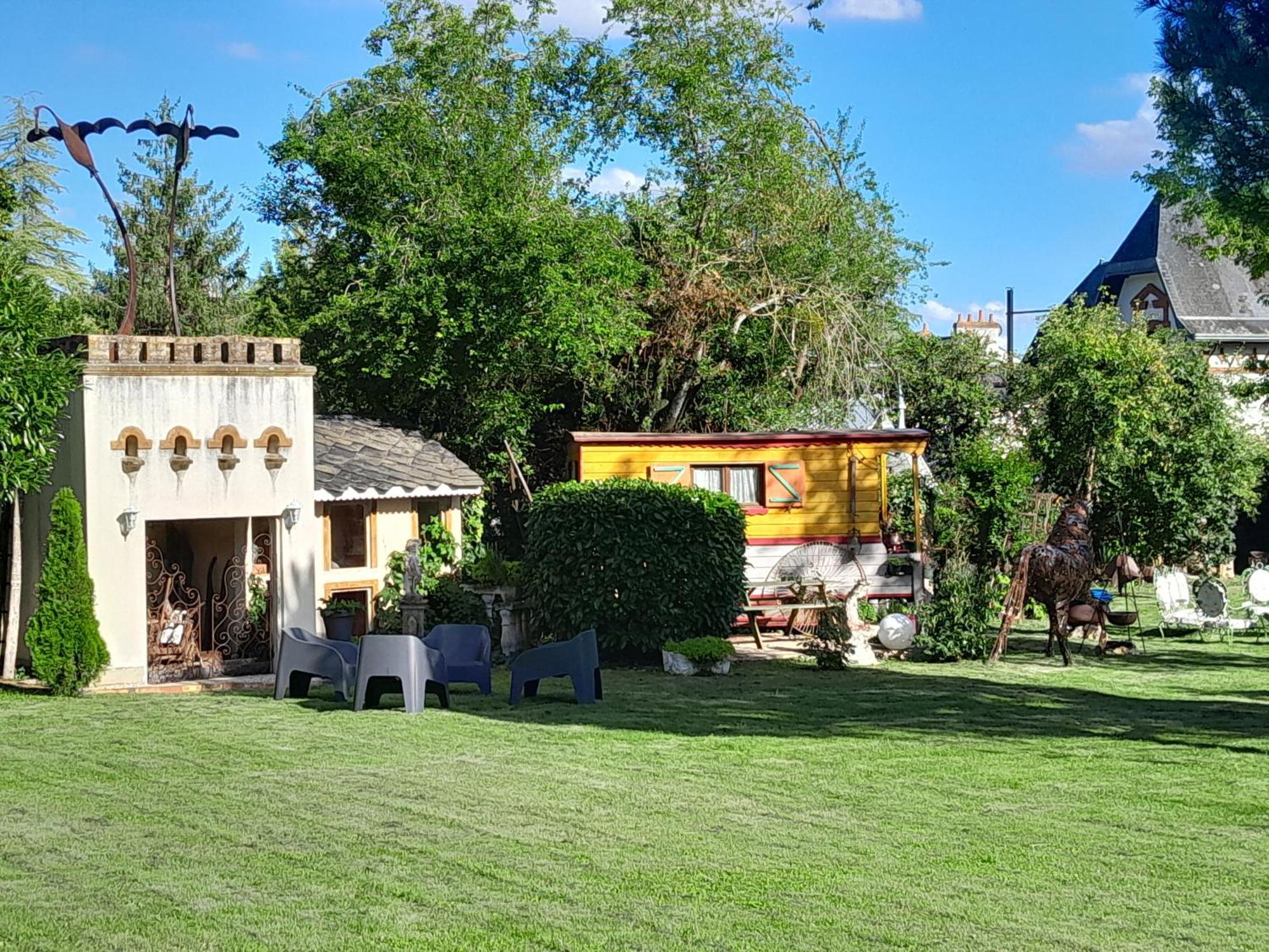Le Madrigal Bed and Breakfast Mamers Eksteriør billede